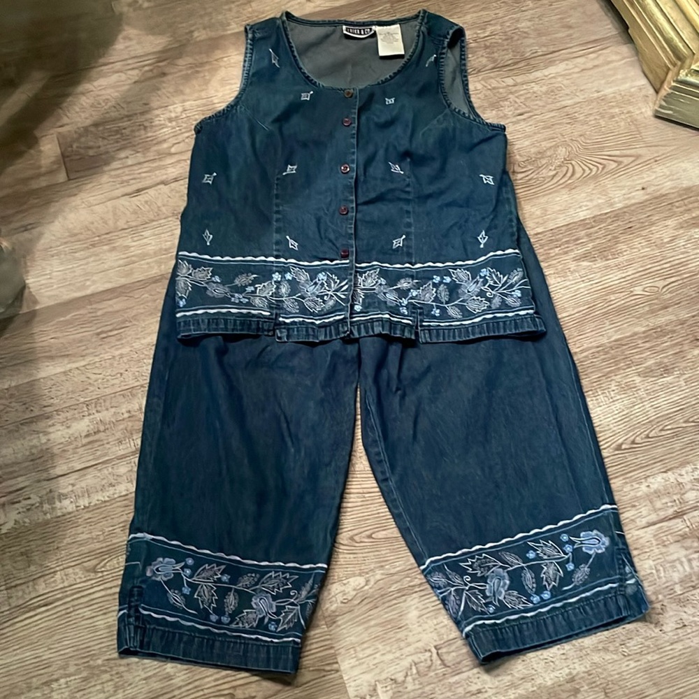 Vintage ERIKA & CO. Denim capri set Medium